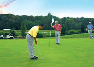 Men-on-putting-green