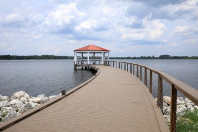 Lake Baldwin Park in Orlando, part of where to take your dog in Orlando near Rosen Centre.